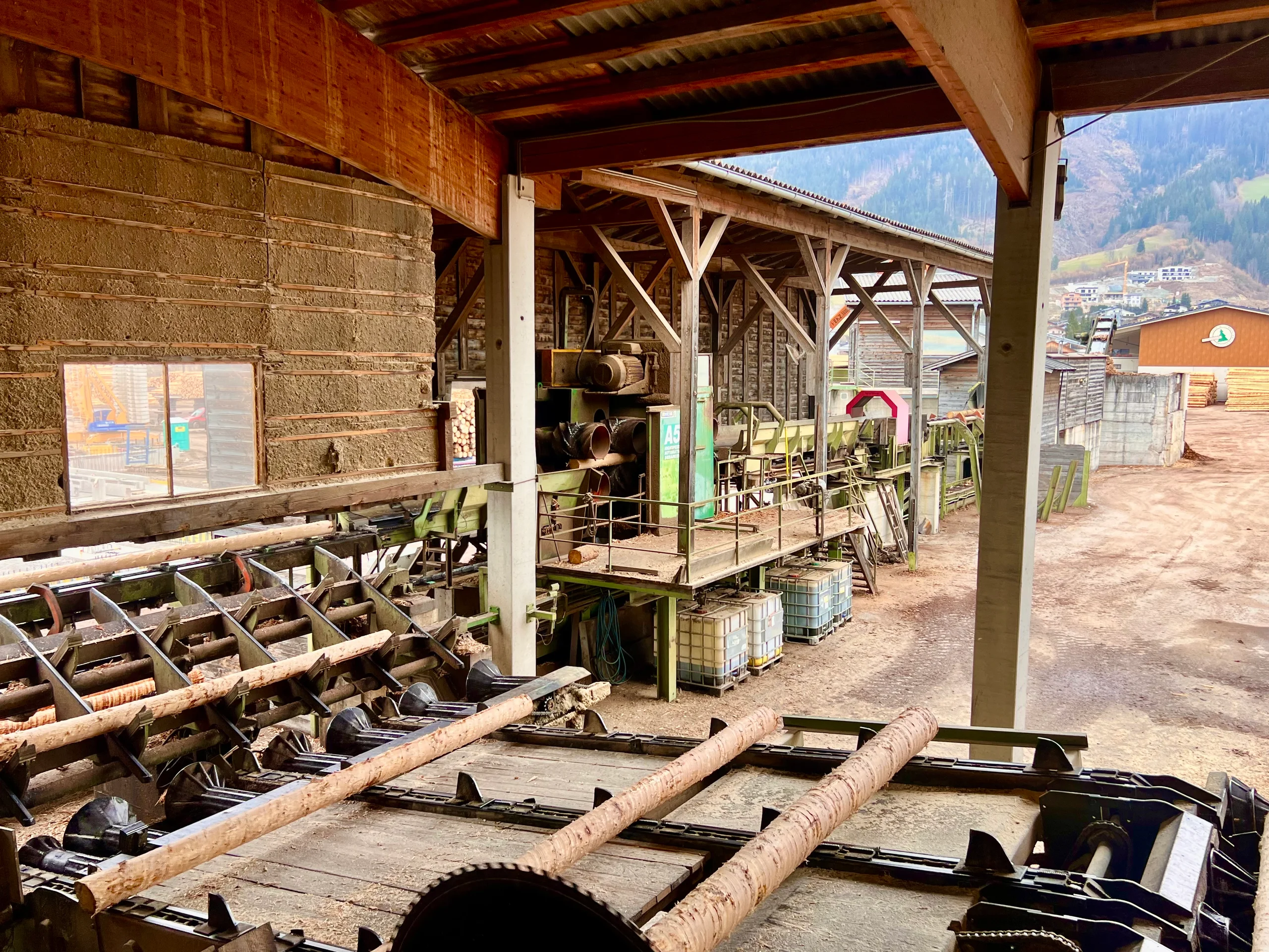 Impianto di selezione dei tronchi con scortecciatore - Immagine 15