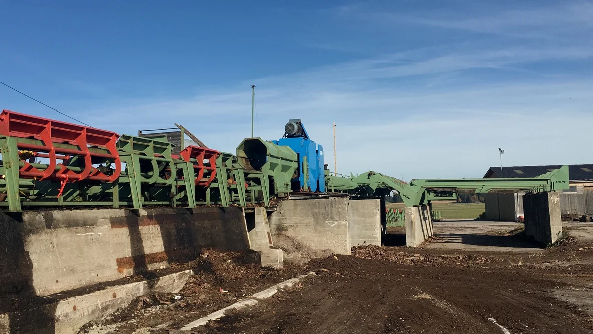 Cortile di tronchi - Immagine 5