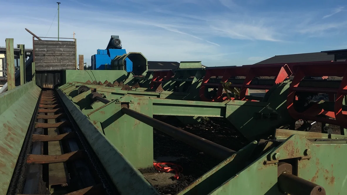 Cortile di tronchi - Immagine 10