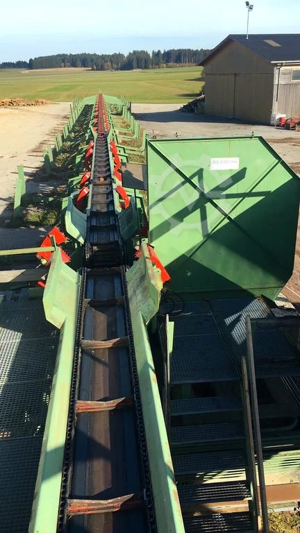 Deposito di tronchi per legname corto e lungo